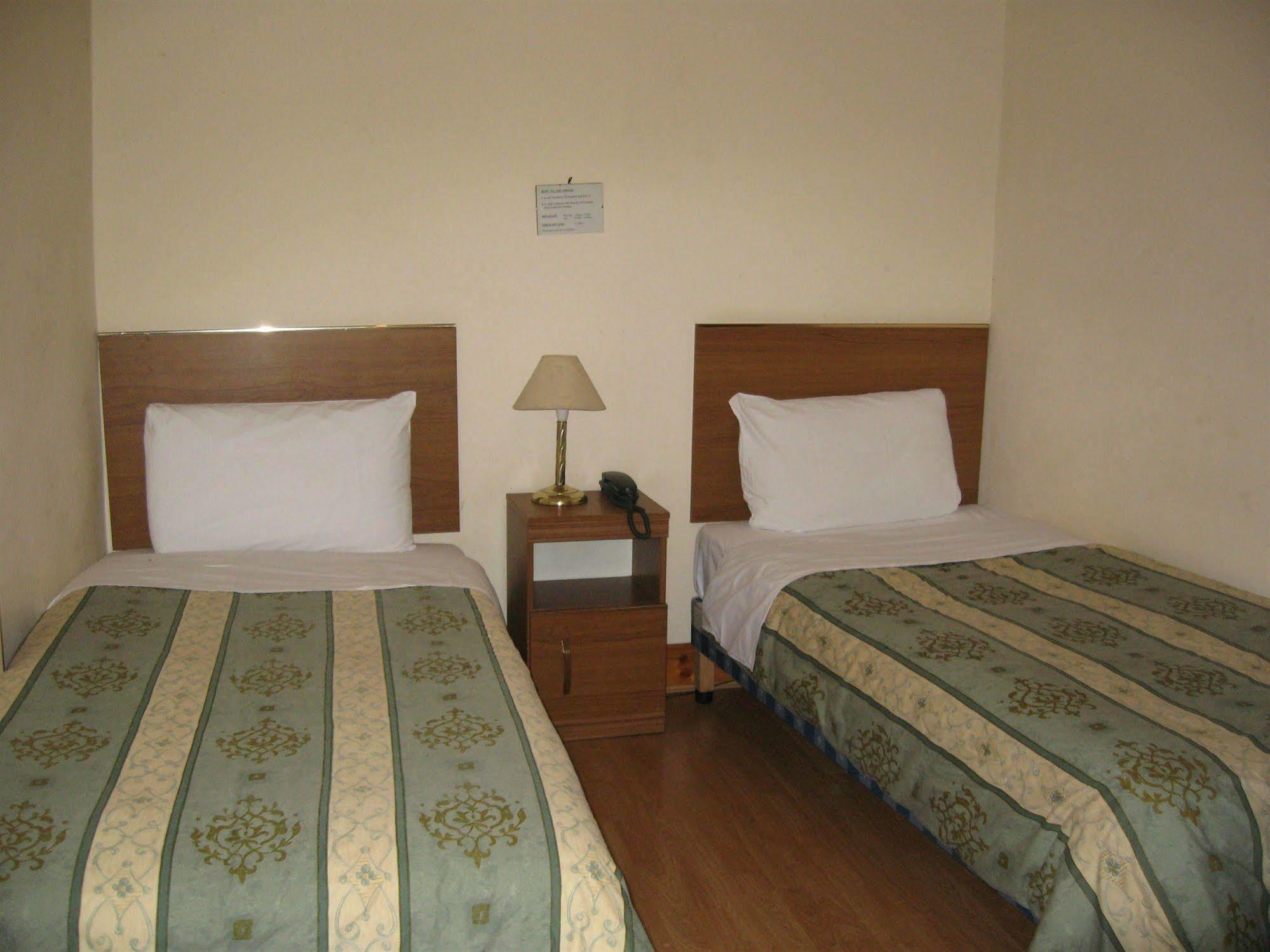 Carlton Hotel London Ngoại thất bức ảnh